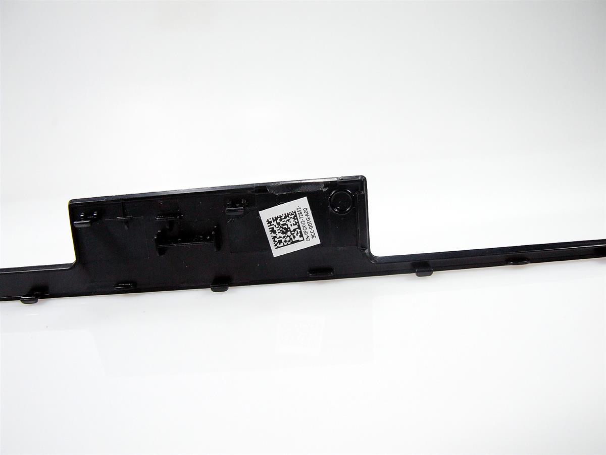 FCXV2 DELL Latitude E6530 (E6520) rámeček kolem klávesnice (trim bezel)
