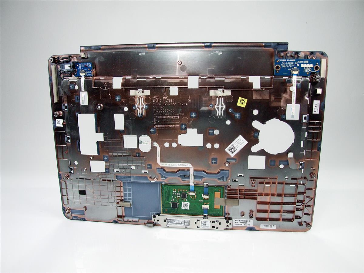 3CCV0 DELL Latitude E6440 D-PTG palmrest vč. touchpadu