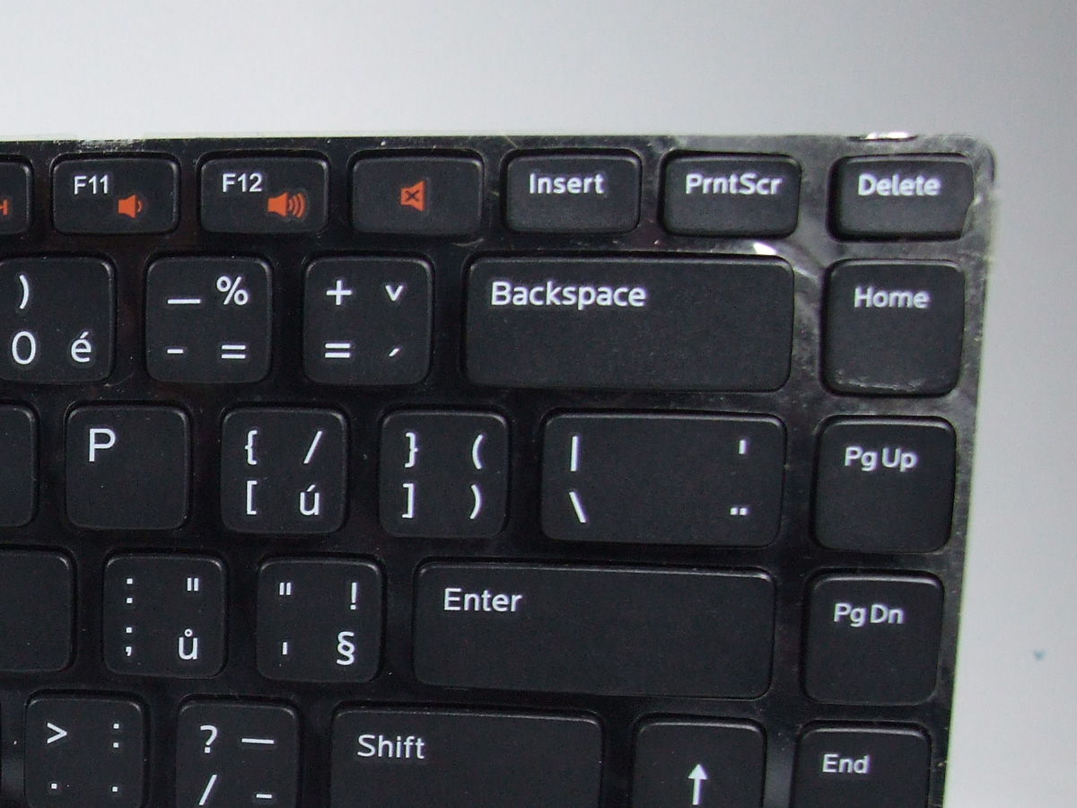 9GJKD DELL Inspiron 3420 3520 5520 5525 7520 česká klávesnice