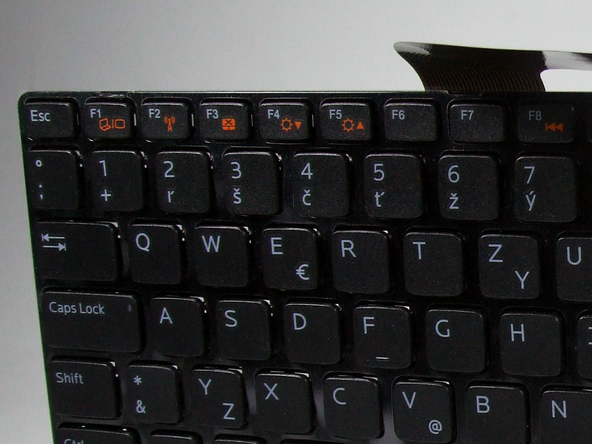 9WFTG DELL Inspiron N5110 N7010 klávesnica SK (originálne slovenské znaky)