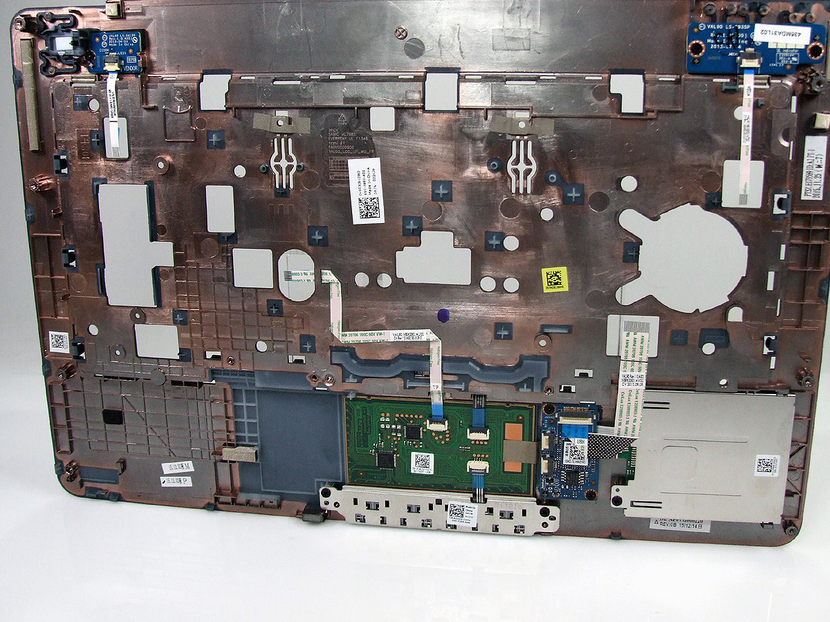 02KJ9 DELL Latitude E6440 D-PTG palmrest vč. SC reader